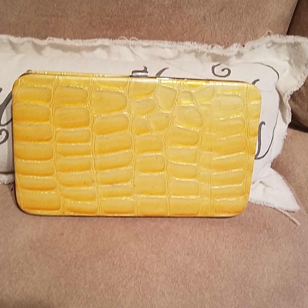 Snap wallet